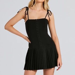 NWT Woman’s Windsor Black Dream Twirl Tie Strap Pleated A-line  Dress size XS